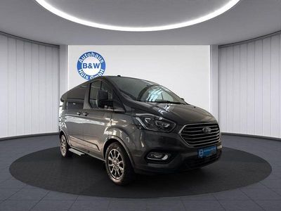 Grau Gebraucht 2018 Ford Tourneo Titanium Van / Kleinbus | 23.699 € (Etwas zu teuer)