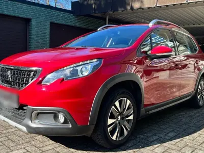 Gebraucht Peugeot 2008 Allure 120 PS (88 kW) 2016 Rot SUV