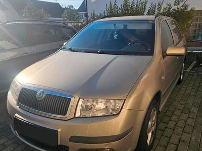 Gold Gebraucht 2005 Skoda Fabia Kombi | 1.000 € (Fairer Preis)