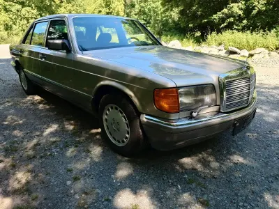 Gebraucht Mercedes 300 180 PS (132 kW) 1985 Gold Limousine