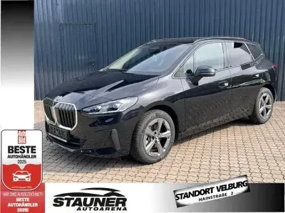 Gebraucht BMW 218 Active Tourer Sport Line 136 PS (100 kW) 2025 Schwarz Van / Kleinbus