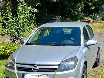 Gebraucht Opel Astra 105 PS (77 kW) 2005 Grau Limousine