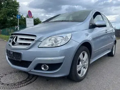 Gebraucht Mercedes B170 116 PS (85 kW) 2009 Blue metallic Van / Kleinbus