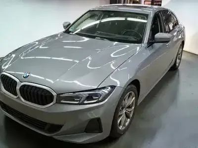 Gebraucht BMW 320 Shadowline 190 PS (139 kW) 2024 Grau Limousine