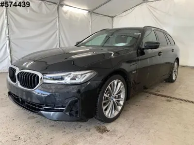 Gebraucht BMW 530 Sport Line 292 PS (214 kW) 2022 Black sapphire metallic Kombi