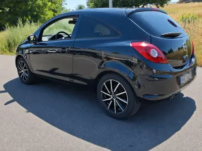 Gebraucht Opel Corsa 87 PS (63 kW) 2012 Schwarz Kleinwagen