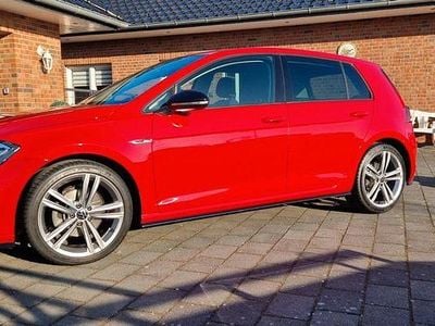 Gebraucht VW Golf Highline 125 PS (91 kW) 2018 Rot Limousine