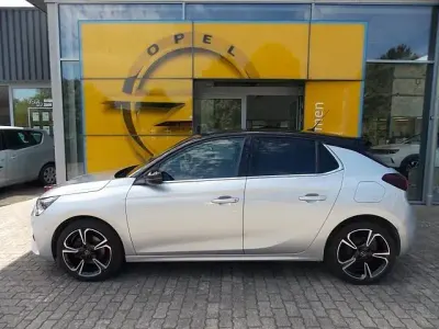 Gebraucht Opel Corsa Elegance 101 PS (74 kW) 2022 Aluminium silb/kristall silb Kleinwagen