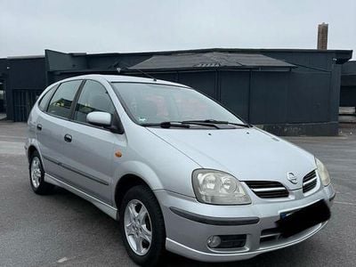 Gebraucht Nissan Almera Tino 116 PS (85 kW) 2004 Silber Van / Kleinbus