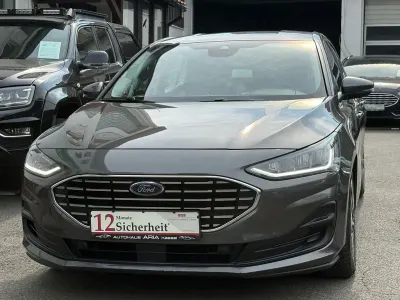 Gebraucht Ford Focus Titanium 120 PS (88 kW) 2022 Grau Limousine