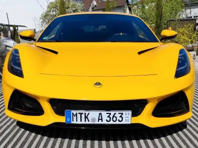 Usata Lotus Emira 364 CV (267 kW) 2024 Giallo Coupé