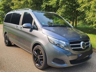 Mercedes V220