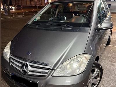 Gebraucht Mercedes A180 116 PS (85 kW) 2009 Grau Limousine