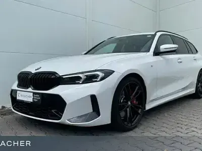 Gebraucht BMW 330 M Sport 286 PS (210 kW) 2024 Alpinweiß uni Kombi
