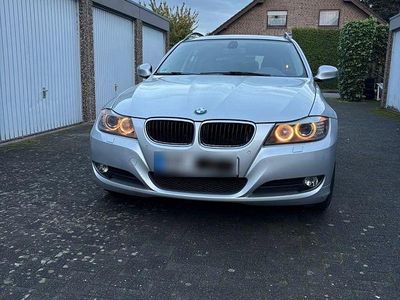 Usata BMW 318 143 CV (105 kW) 2009 Argento Station wagon