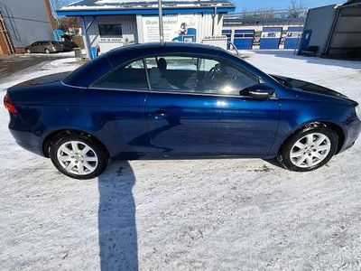 Gebraucht VW Eos 140 PS (102 kW) 2010 Blau Cabrio