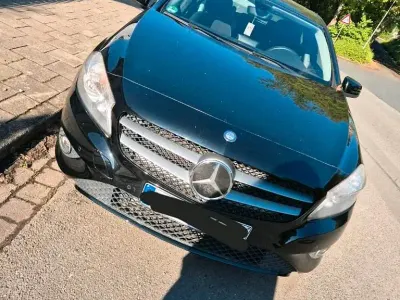 Gebraucht Mercedes A180 122 PS (89 kW) 2013 Schwarz Limousine