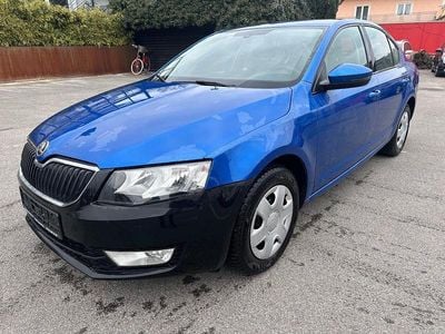 Gebraucht Skoda Octavia Ambition 105 PS (77 kW) 2013 Blau Limousine