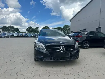 Gebraucht Mercedes A180 122 PS (89 kW) 2012 Schwarz Limousine
