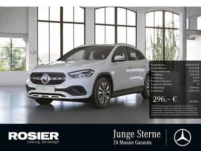 Weiss / polarweiß Gebraucht 2021 Mercedes GLA250 Style SUV | 30.880 € (Fairer Preis)