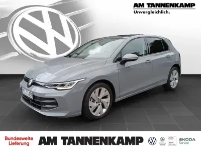 Gebraucht VW Golf VIII Life 116 PS (85 kW) 2024 Mondsteingrau Limousine