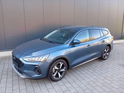Usata Ford Focus Active 125 CV (91 kW) 2022 Blu Berlina