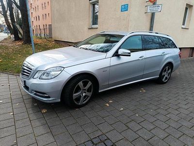Gebraucht Mercedes E250 204 PS (150 kW) 2011 Silber Kombi
