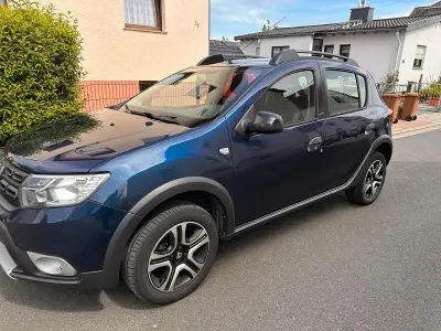 Gebraucht Dacia Sandero 90 PS (66 kW) 2018 Schwarz Kleinwagen