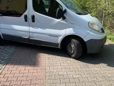 Gebraucht Renault Trafic 145 PS (106 kW) 2010 Weiß Van / Kleinbus