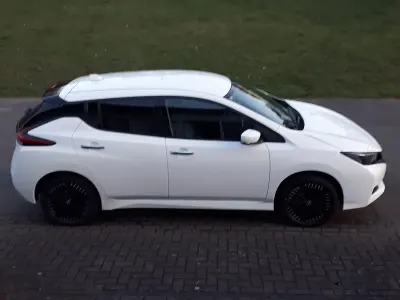 Gebraucht Nissan Leaf N-Connecta 160 kW (218 PS) 2023 Weiß Kleinwagen