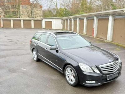 Gebraucht Mercedes E300 204 PS (150 kW) 2013 Schwarz Kombi