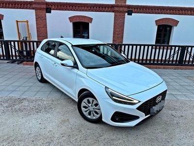 Second-hand Hyundai i30 Comfort 97 CP (71 kW) 2024 Alb Hatchback