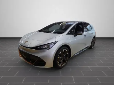 Gebraucht Cupra Born e-Boost 169 kW (231 PS) 2025 Geysirsilber Kleinwagen