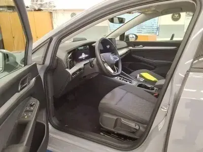Usata VW Golf VIII Life 116 CV (85 kW) 2025 Grigio Berlina