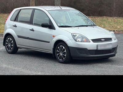 Gebraucht Ford Fiesta 80 PS (58 kW) 2006 Silber Kleinwagen