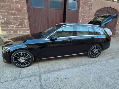 Gebraucht Mercedes C300 258 PS (189 kW) 2018 Schwarz Kombi