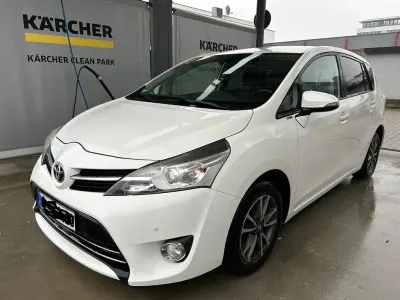 Gebraucht Toyota Verso Life 132 PS (97 kW) 2013 Weiß Van / Kleinbus