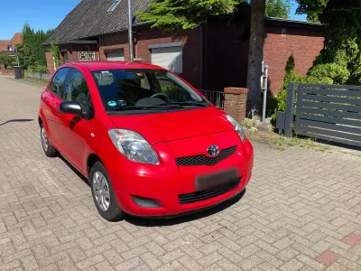 Gebraucht Toyota Yaris 69 PS (50 kW) 2010 Rot Kleinwagen