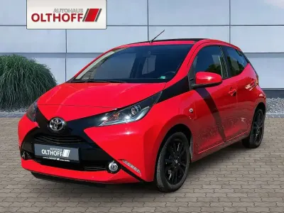 Gebraucht Toyota Aygo X-wave Sky 69 PS (50 kW) 2016 Super red 5 Kleinwagen