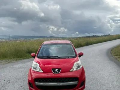 Gebraucht Peugeot 107 68 PS (50 kW) 2007 Rot Kleinwagen