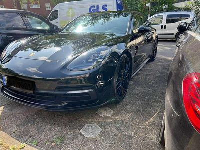 Porsche Panamera 4