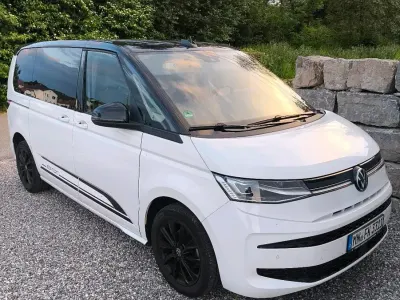 Gebraucht VW Multivan Edition 136 PS (100 kW) 2023 Weiß Van / Kleinbus