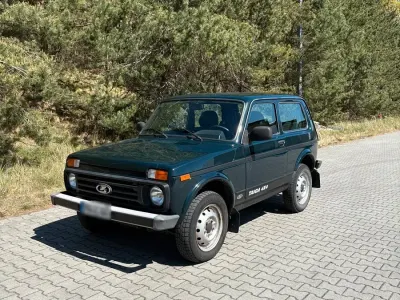 Gebraucht Lada Taiga 83 PS (61 kW) 2019 Grün SUV