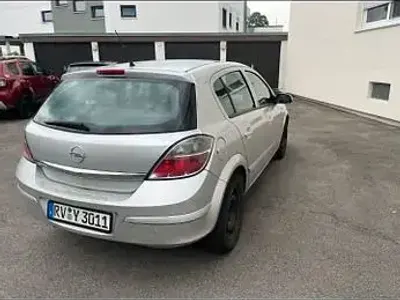Gebraucht Opel Astra 116 PS (85 kW) 2008 Silber Limousine