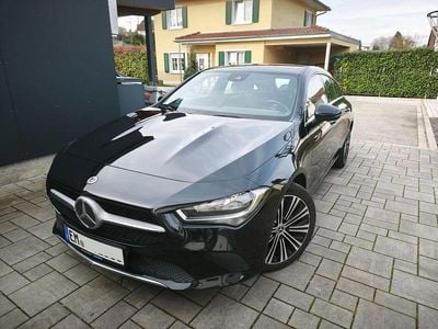Gebraucht Mercedes CLA200 Shooting Brake 150 PS (110 kW) 2020 Schwarz Kombi