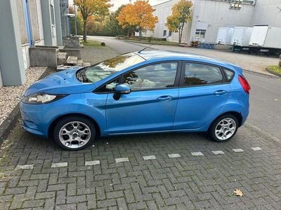 Gebraucht Ford Fiesta Trend 69 PS (50 kW) 2011 Blau Kleinwagen