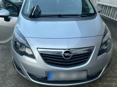 Używany Opel Meriva S 120 KM (88 kW) 2010 Srebrny Minivan