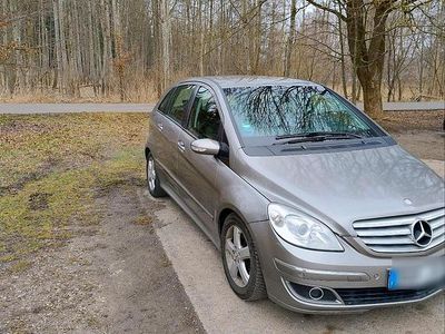 Grau Gebraucht 2006 Mercedes 200 Kombi | 2.799 €