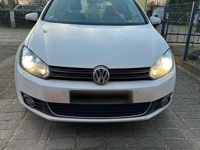 Gebraucht VW Golf VII 120 PS (88 kW) 2017 Weiß Kleinwagen