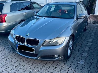 Gebraucht BMW 320 170 PS (125 kW) 2009 Grau Limousine